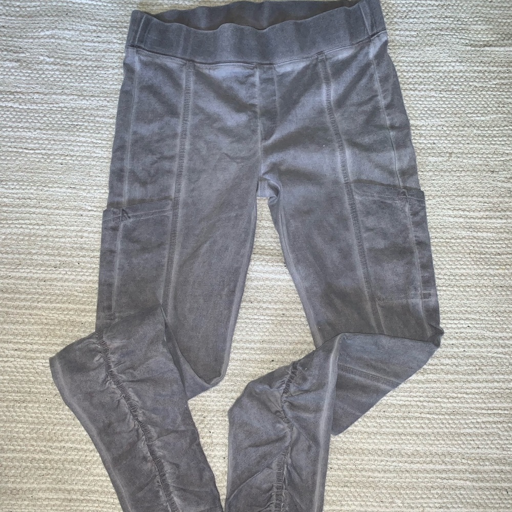 XCVI leggings with side pockets